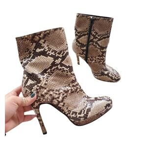 Stuart Weitzman Apollo Snakeskin Ankle Boots Size: 7.5